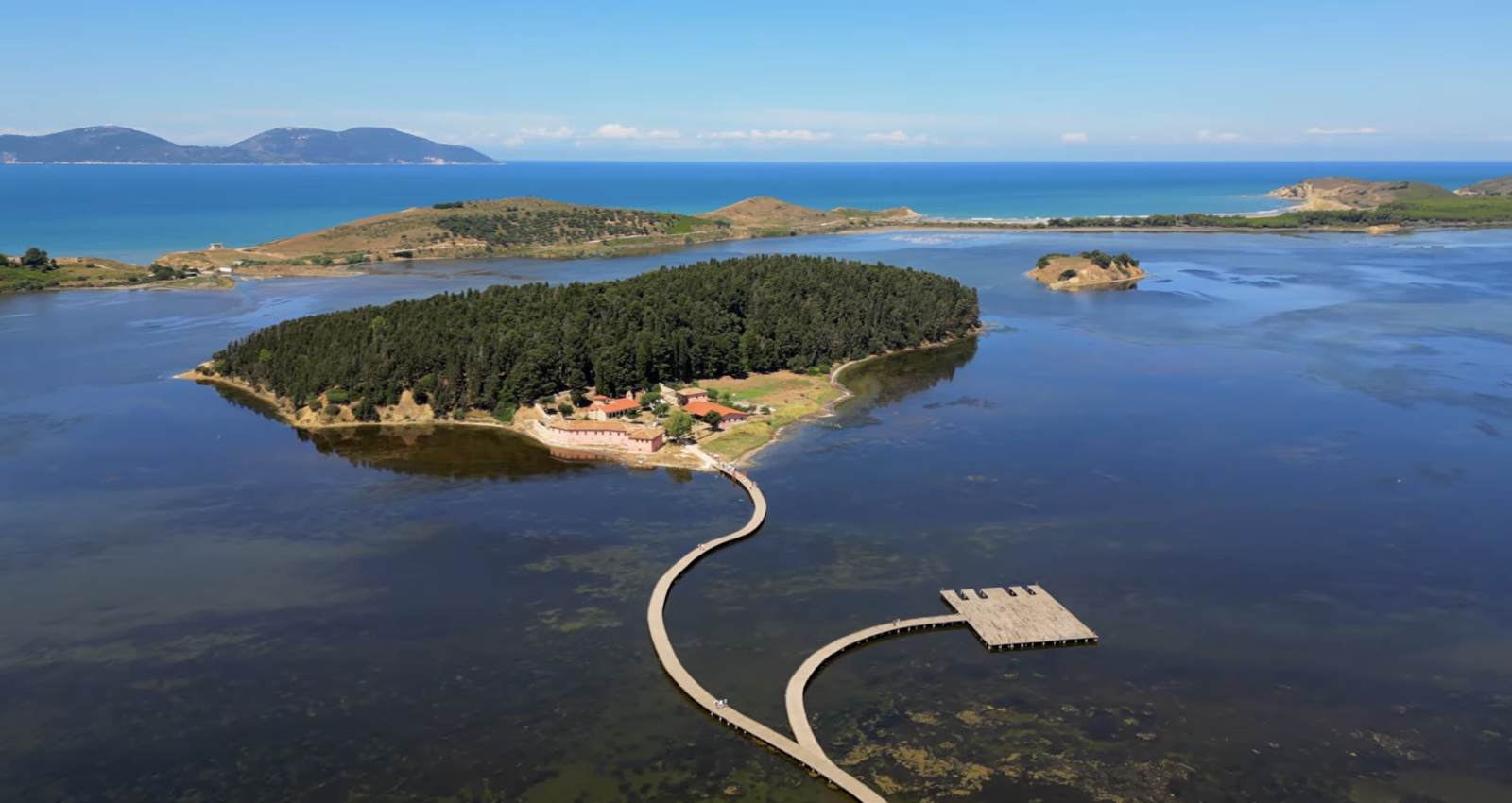 Trumpov zet želi izgraditi resort s 10.000 soba na netaknutoj albanskoj obali, tisuće ljudi izašle na ulice